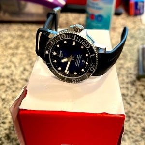 Tissot seastar powermatic 80 excellent condition only worn 3 times